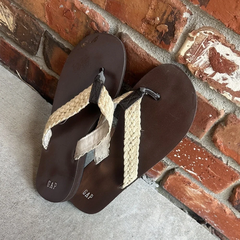 GAP Women's Tan and Brown Sandals size 9